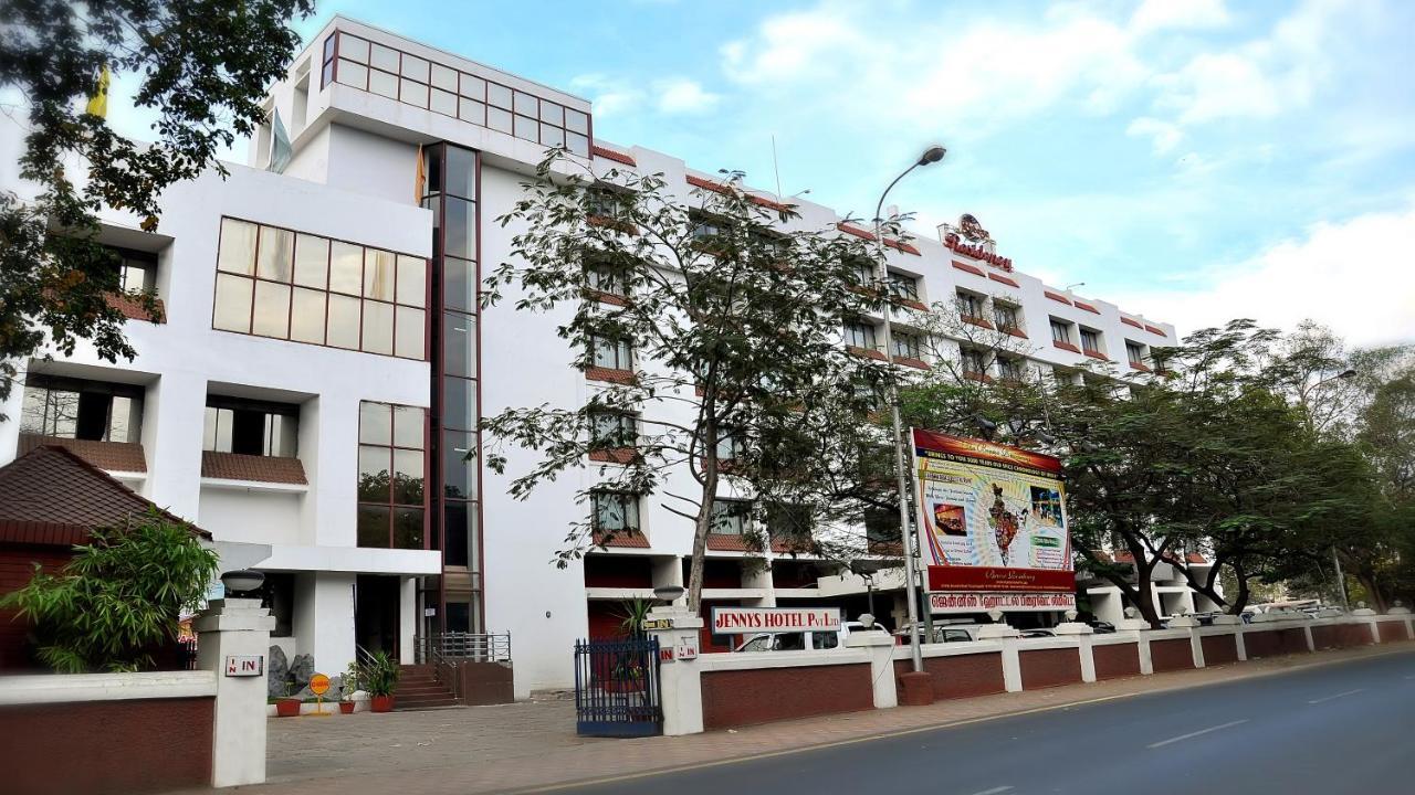 Готель Breeze Residency Tiruchirappalli Екстер'єр фото